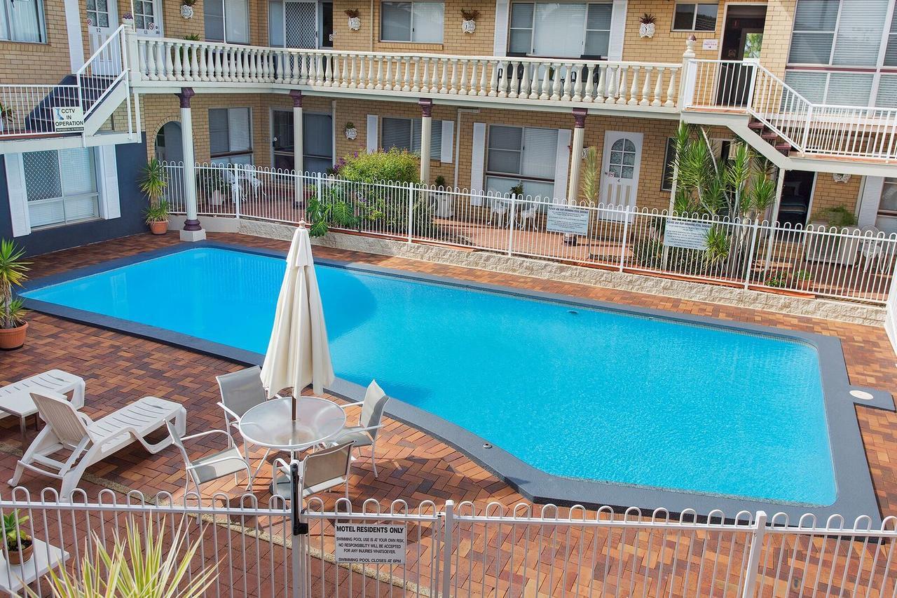 Clifford Park Motor Inn Тувумба Экстерьер фото